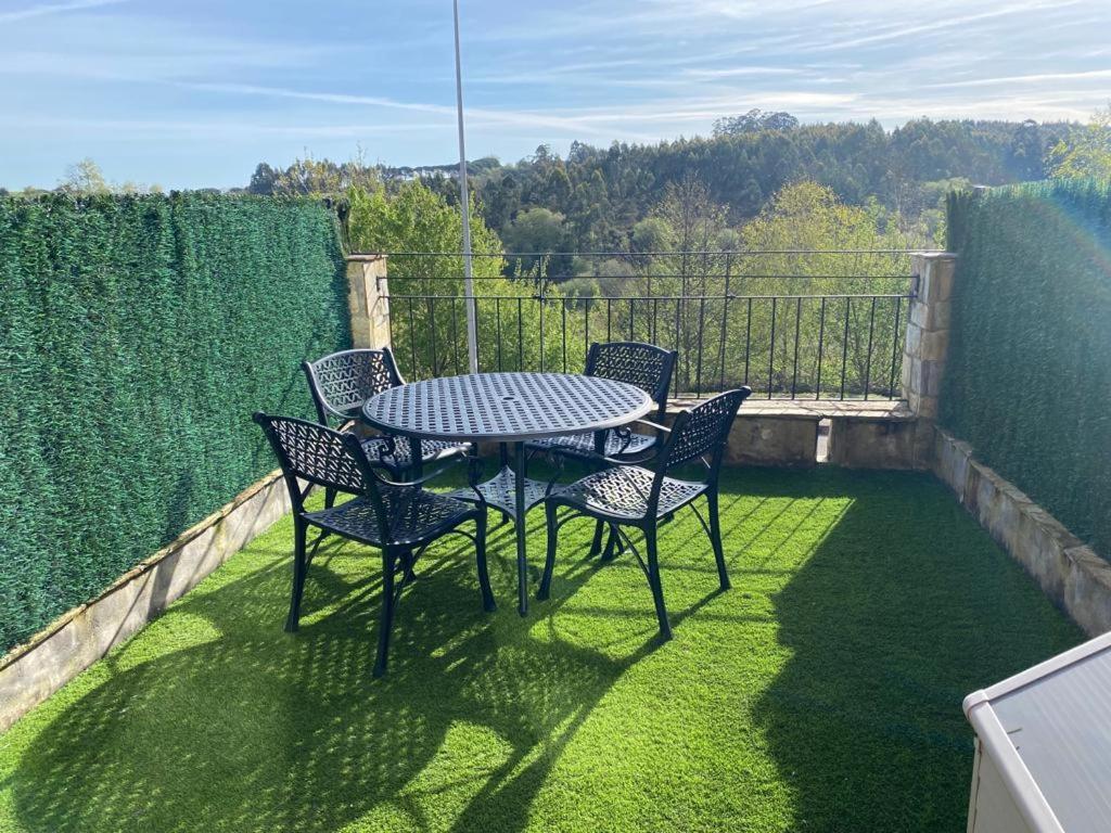 Apartamento En Complejo Residencial Rovacias Comillas Luaran gambar