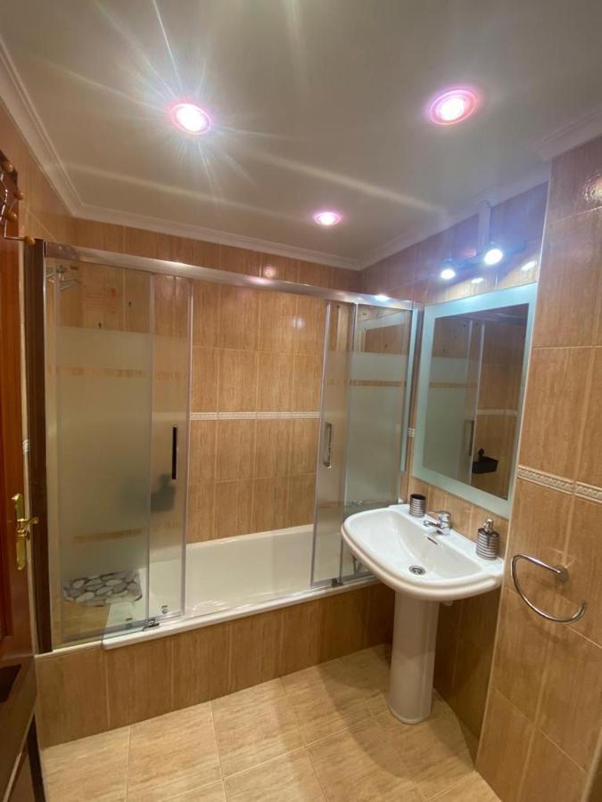 Apartamento En Complejo Residencial Rovacias Comillas Luaran gambar